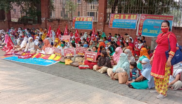 Asha gatpravartak dharne andolan