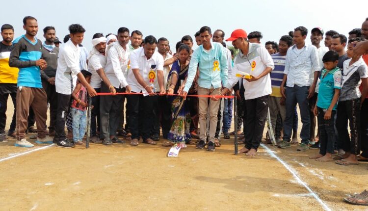 Ajay Kankadalwar Yanchya haste Gramin Tennis Ball inaguration