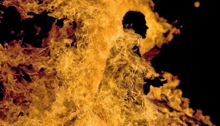 man fire at police sation