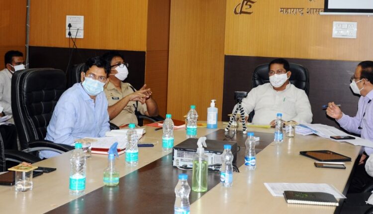 vijay wadettiwar in chandrapur meeting