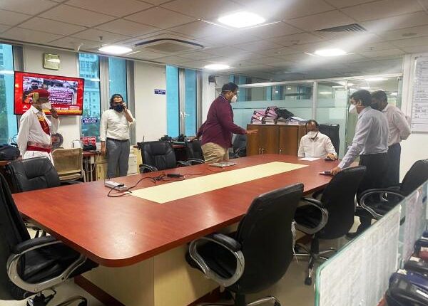 Hon. DCM Visit DM Control Room 1