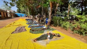 नक्षल्यांचे मृतदेह